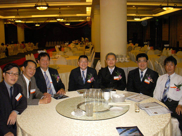 參加雲林縣不動產仲介經紀商業同業公會第五、六屆理事長交接暨理監事就職典禮